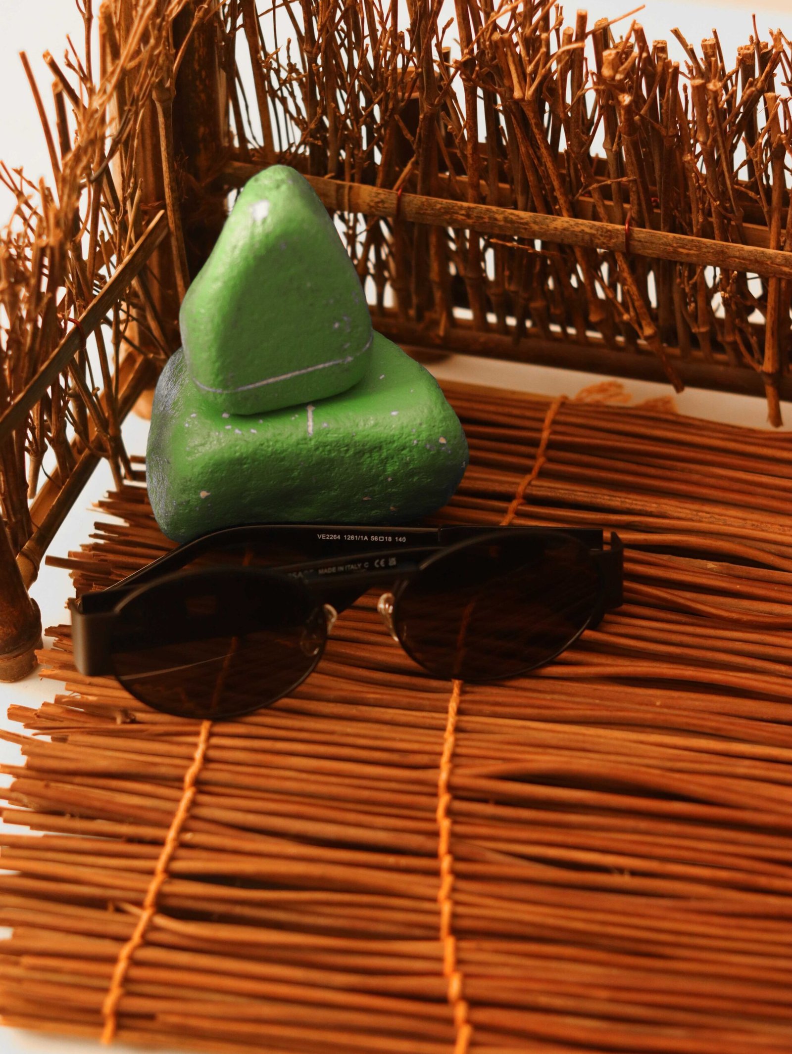 Versace Oval Sunglasses – Timeless Luxury & Modern Elegance - الصورة 5