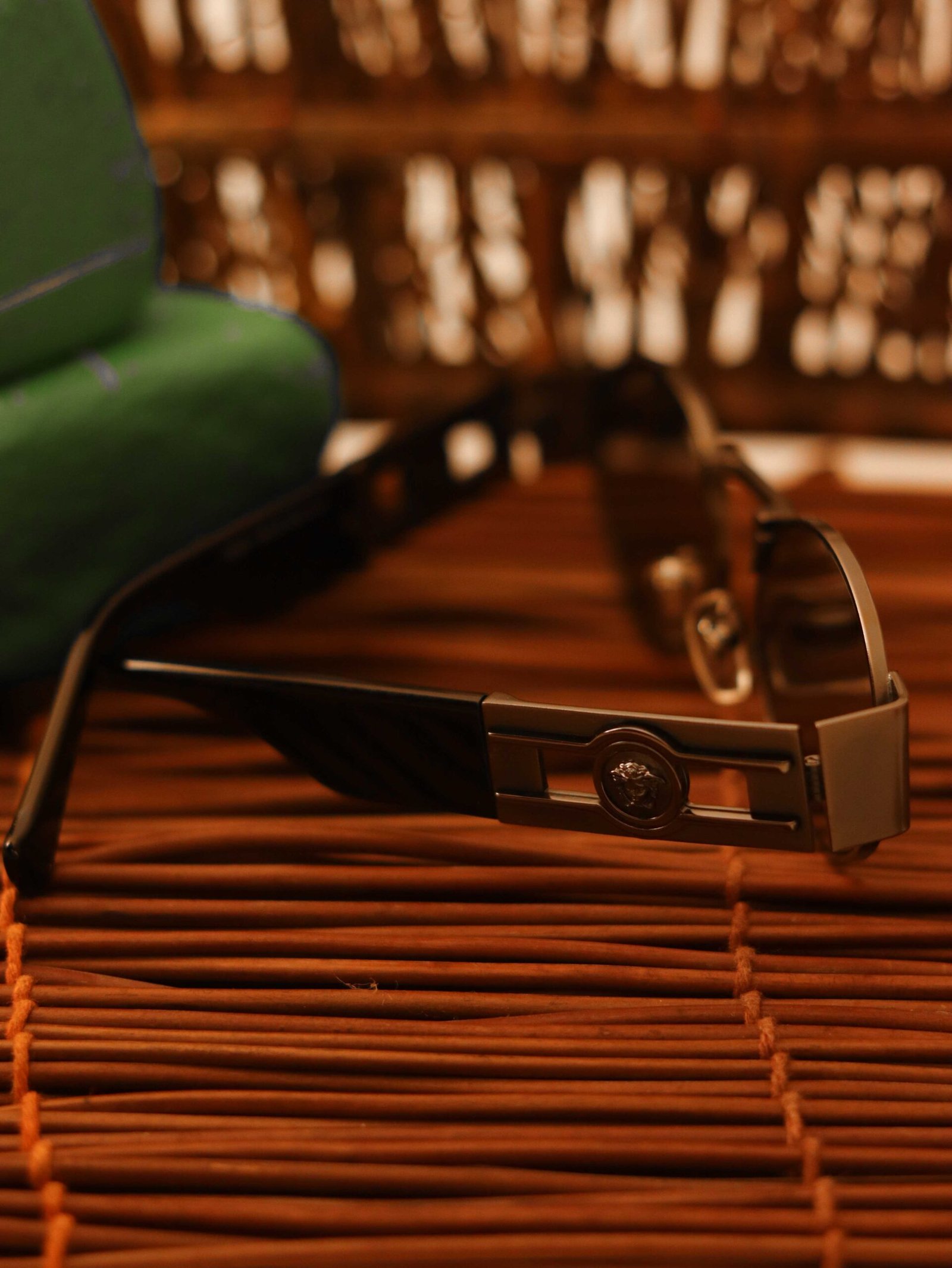 Versace Oval Sunglasses – Timeless Luxury & Modern Elegance - الصورة 2