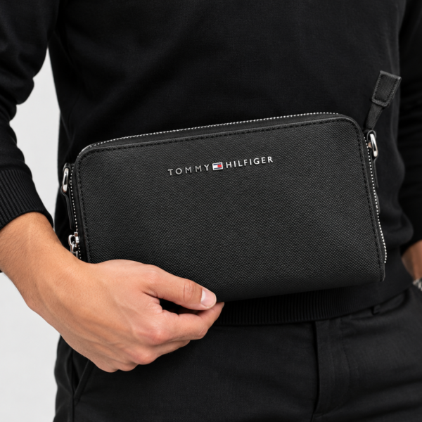Tommy Hilfiger Zip-Around Hand Clutch – Black