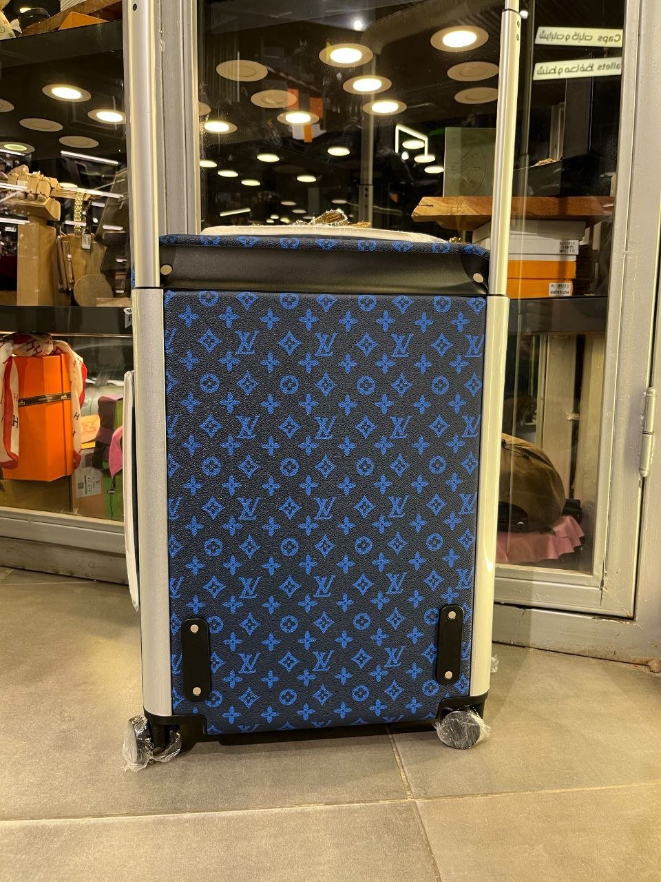 Louis Vuitton Black & Blue Playful Font Carry-On Travel Bag - الصورة 3